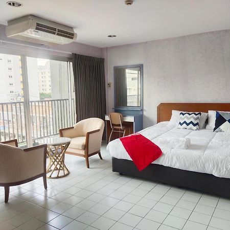 Oyo 75446 Travis Inthamara 49 Hotell Bangkok Exteriör bild