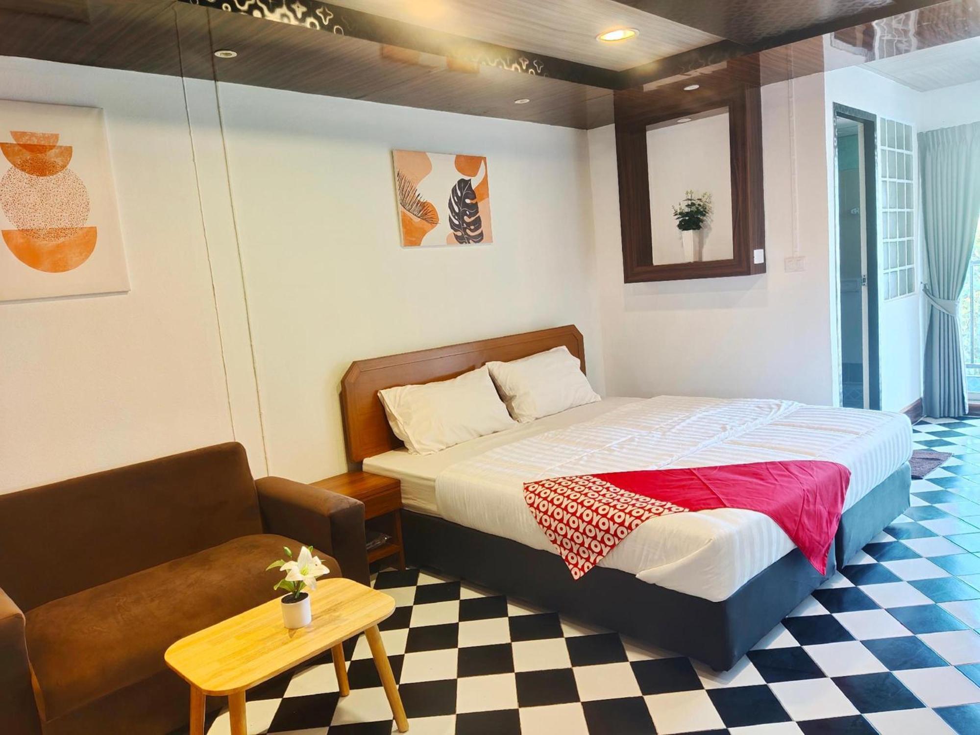 Oyo 75446 Travis Inthamara 49 Hotell Bangkok Exteriör bild