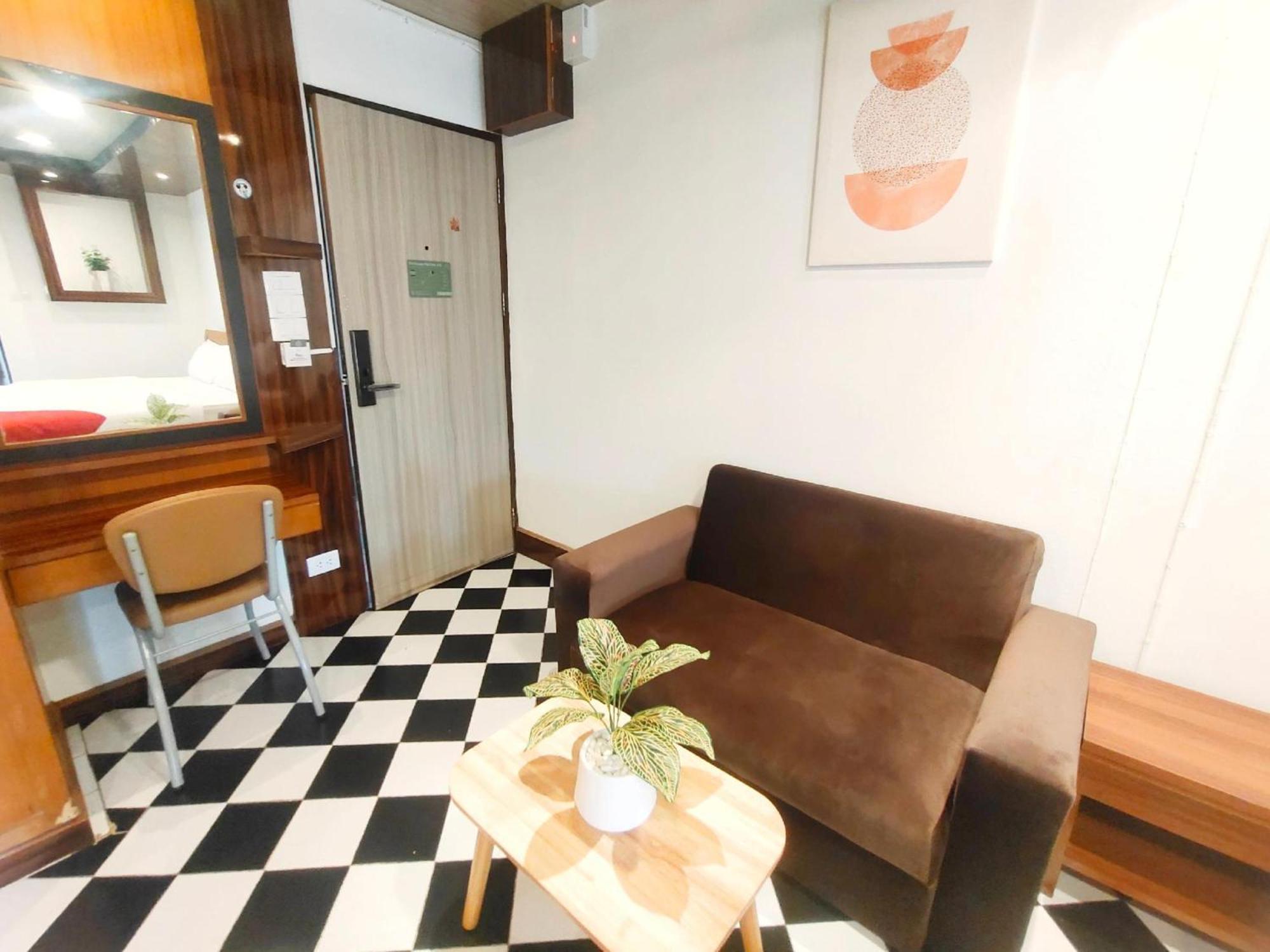 Oyo 75446 Travis Inthamara 49 Hotell Bangkok Exteriör bild