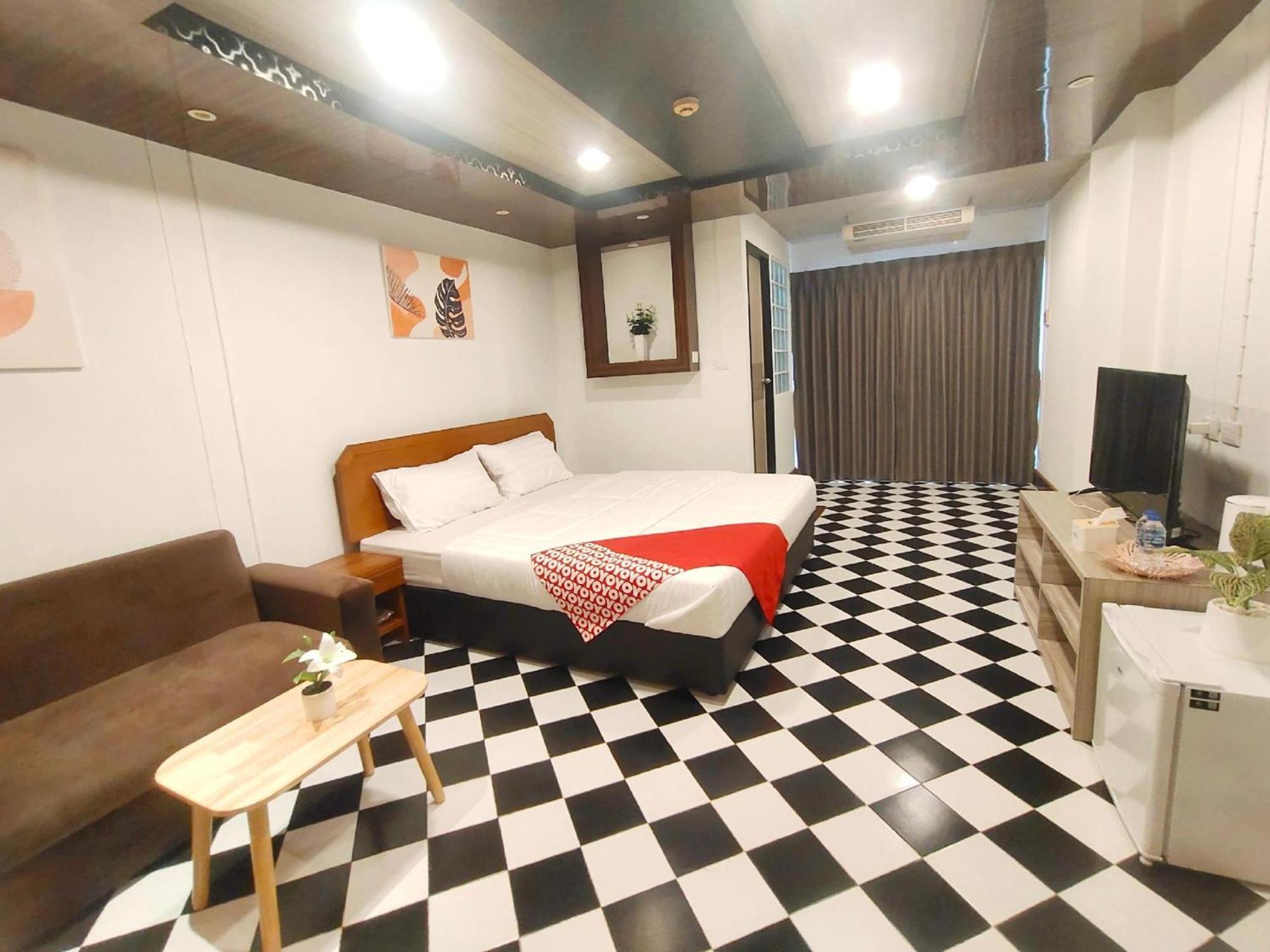 Oyo 75446 Travis Inthamara 49 Hotell Bangkok Exteriör bild